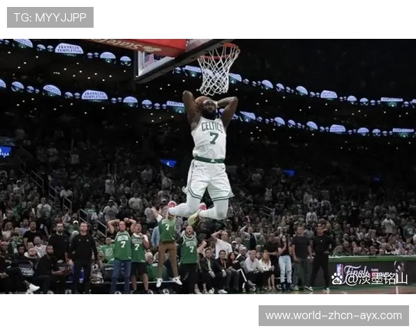 凯尔特人反击如风，布朗带领全队迅速追分